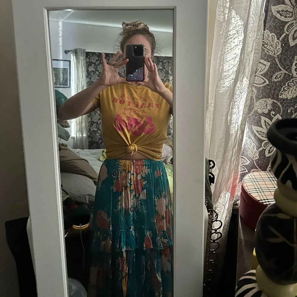 Spell and the gypsy jagger altered skirt and tractor tee is here!! - Picture 1 of 2
